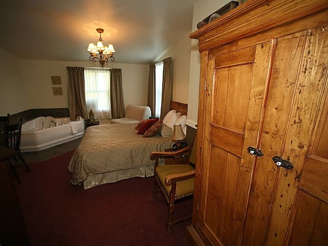 Country-Style Room, 1 Queen Bed with a Sofa Bed (6-Course Dinner & Hot Tub Included)