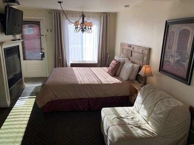 Country-Style Room, 1 Queen Bed with a Sofa Bed (6-Course Dinner & Hot Tub Included)