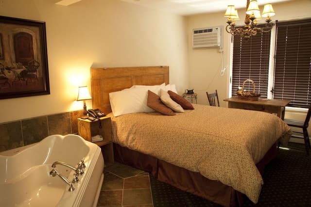 Country-Style Room, 1 Queen Bed with a Sofa Bed (6-Course Dinner & Hot Tub Included)
