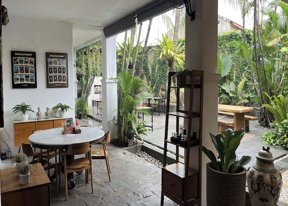 R Residence
