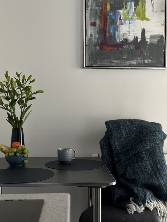 Studio, Balcony