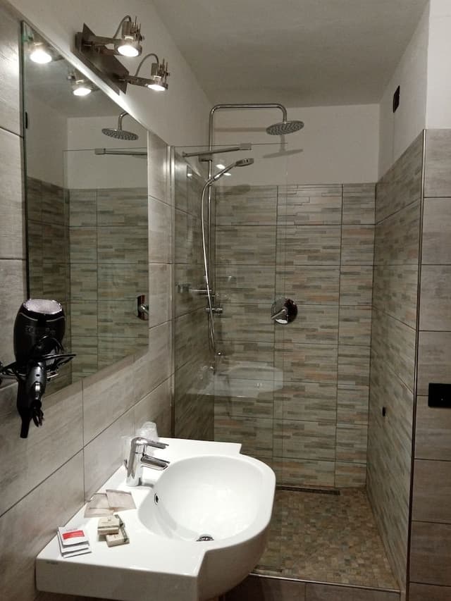Double Room, 1 Queen Bed