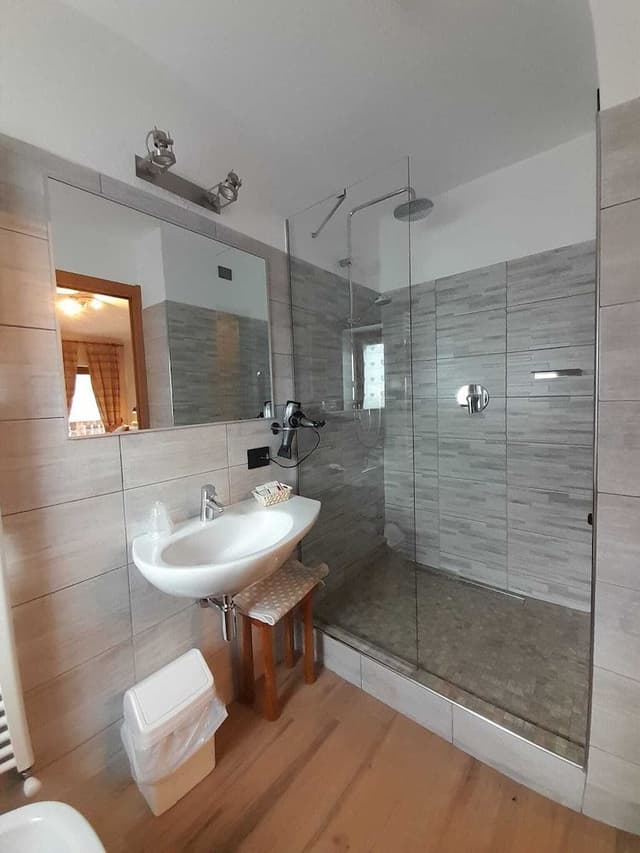 Double Room, 1 Queen Bed