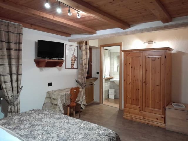 Double Room, 1 Queen Bed