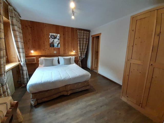 Double Room, 1 Queen Bed