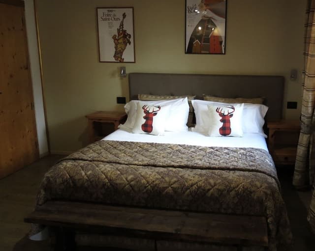 Double Room, 1 Queen Bed