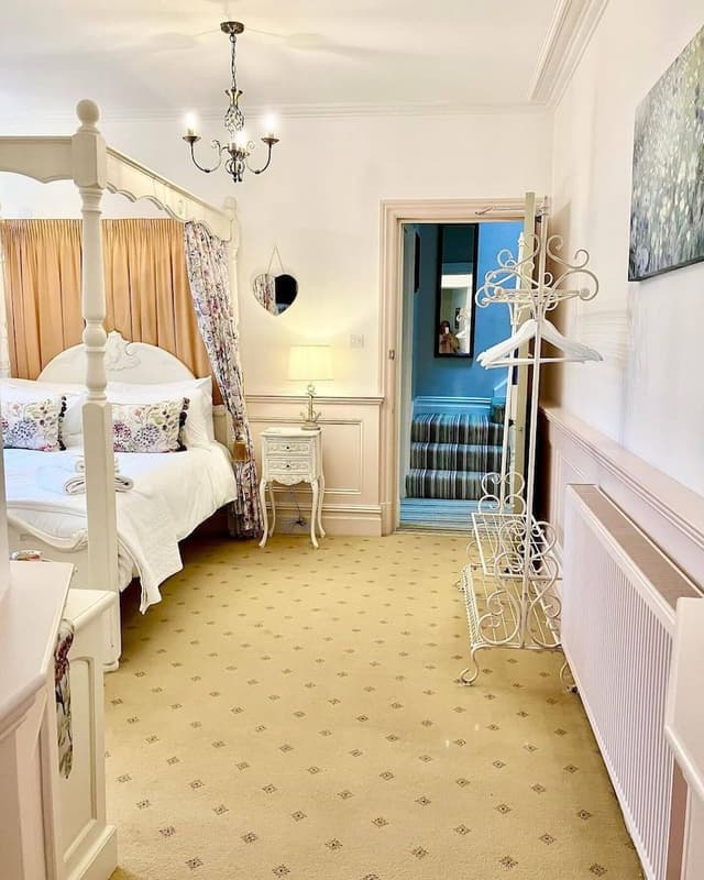 Suite (Victorian)