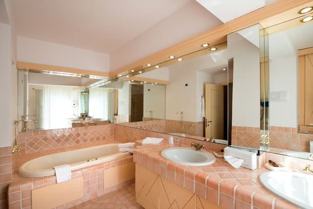 Junior Suite, Hot Tub