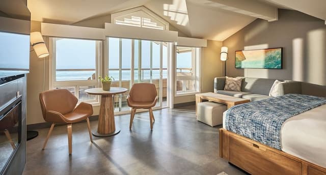 Beachfront King Studio