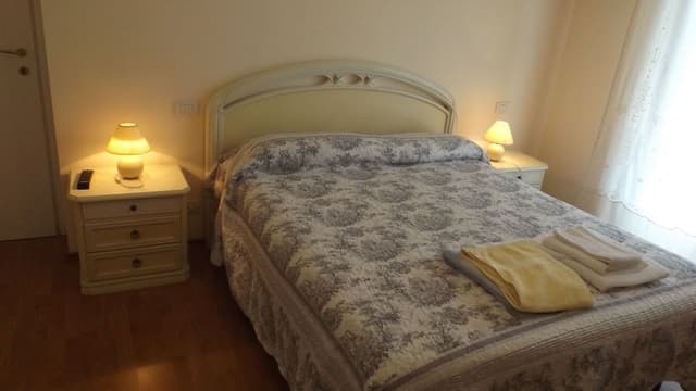 Triple Room (external private bathroom)
