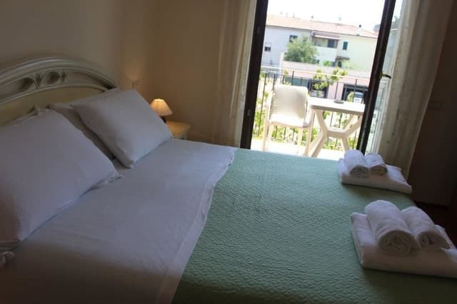 Triple Room (external private bathroom)