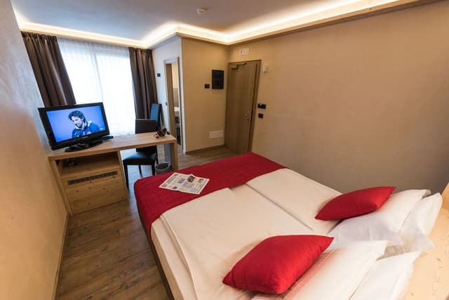 Superior Triple Room, Non Smoking, Mountain View