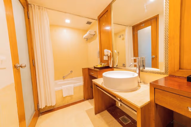 1 Double Bed Suite (NON SMOKING)