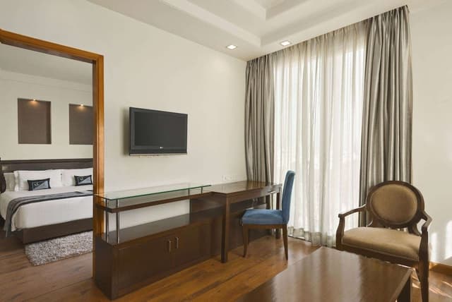1 Double Bed Suite (NON SMOKING)