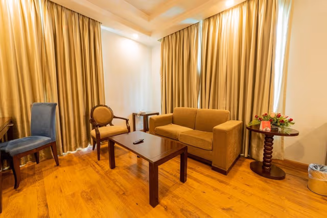 1 Double Bed Suite (NON SMOKING)