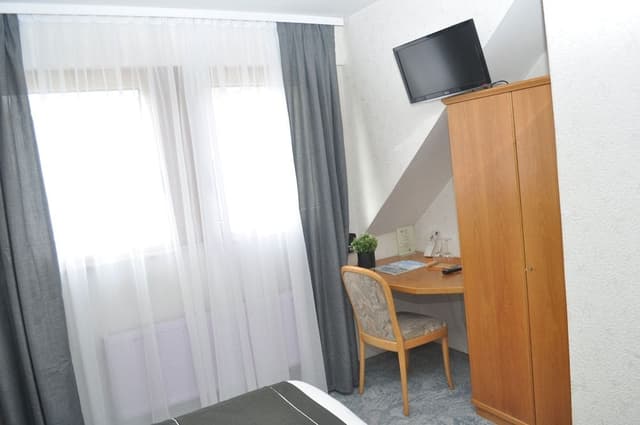 Basic Double Room