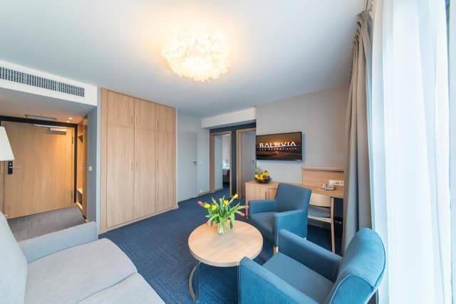 Apartment with Side Sea View