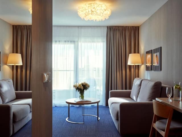 One-Bedroom Suite with Side Sea View