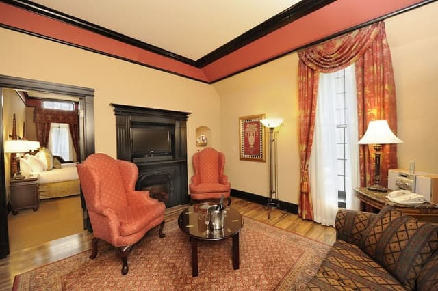 Premium Suite, 1 King Bed with Sofa bed