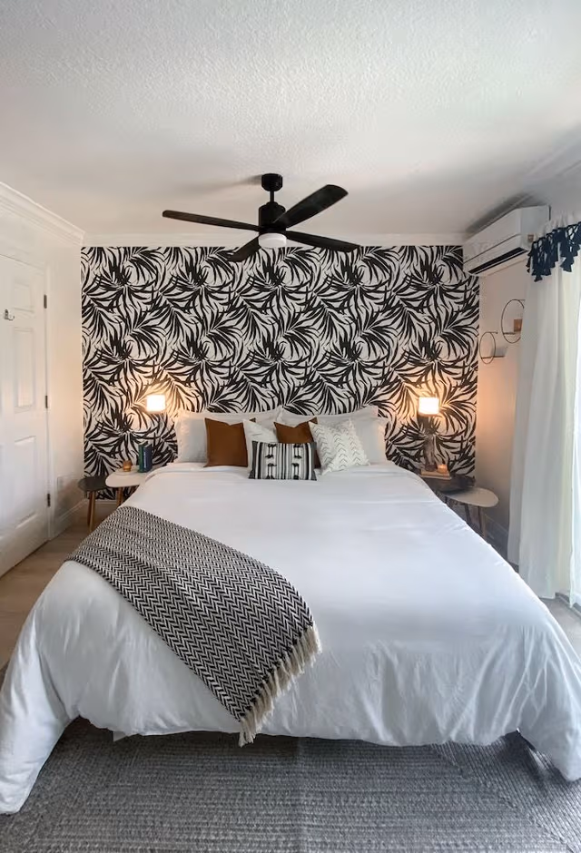Room, 1 King Bed, Pool View