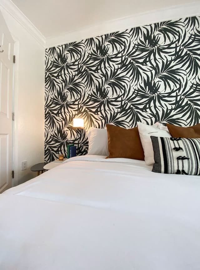Room, 1 King Bed, Pool View