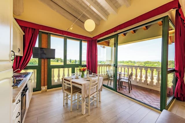 Suite, 2 Bedrooms, Balcony, Lake View
