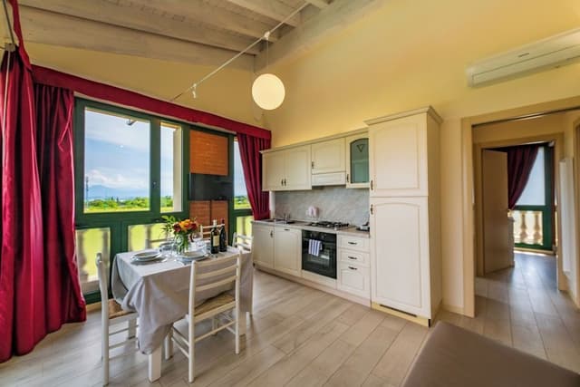 Suite, 2 Bedrooms, Balcony, Lake View