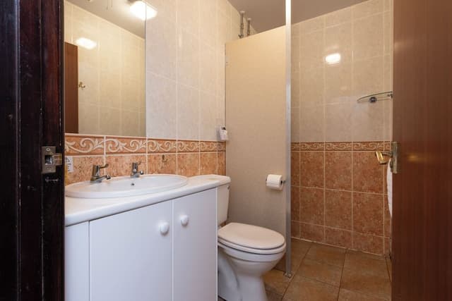 Double Room, 1 King Bed, Private Bathroom, Ground Floor