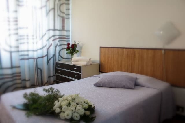 Basic Single Room, 1 Twin Bed, Private Bathroom