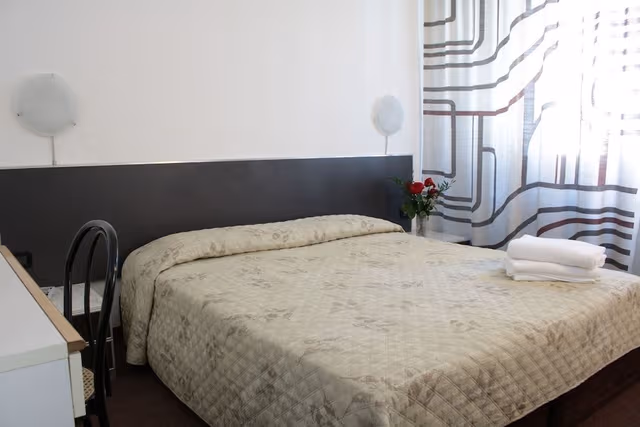 Traditional Double Room, 1 Queen Bed, Non Smoking, Ensuite