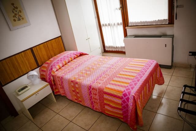 Basic Single Room, 1 Twin Bed, Private Bathroom