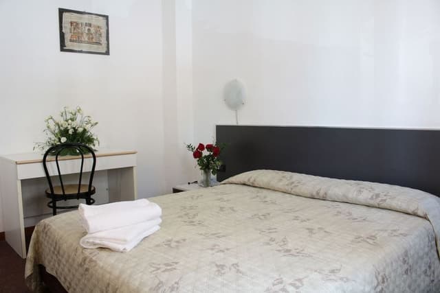 Traditional Double Room, 1 Queen Bed, Non Smoking, Ensuite