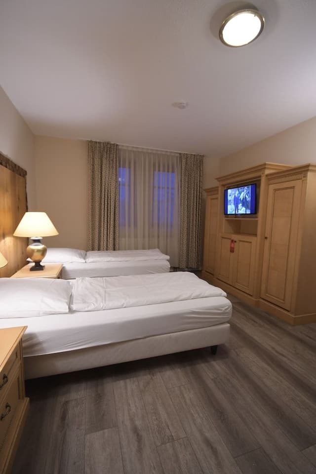 Basic Twin Room, Kitchenette