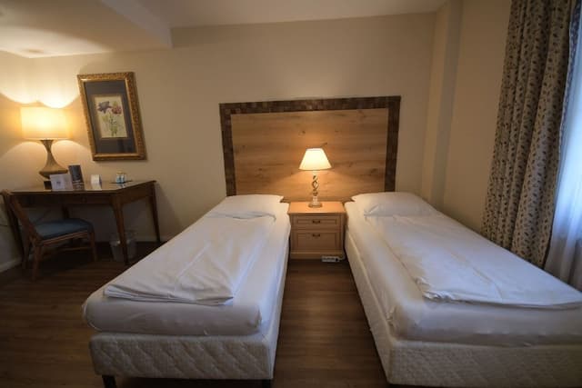Basic Twin Room, Kitchenette