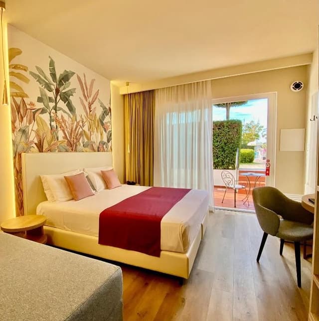 Pool Side Room