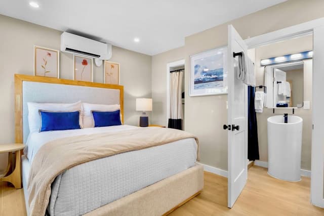 Queen Room