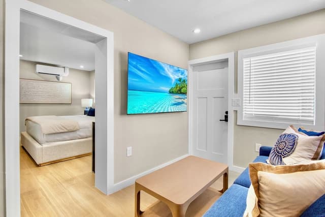 1 Bedroom Queen Suite