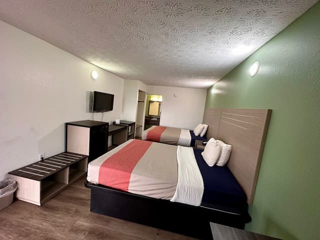 Standard Room, 2 Queen Beds