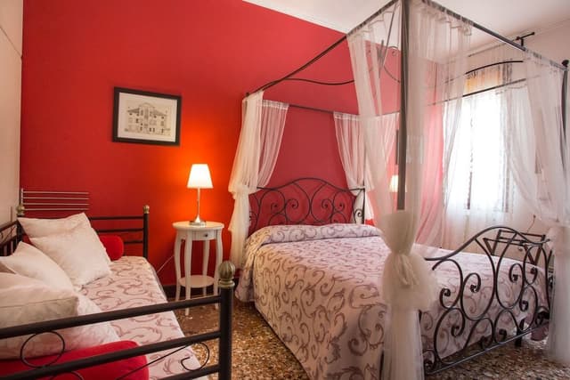 Romantic Room (external bathroom)