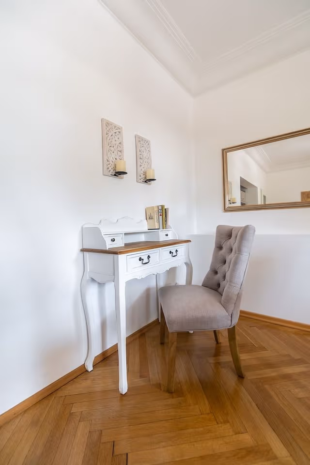 Suite, Balcony