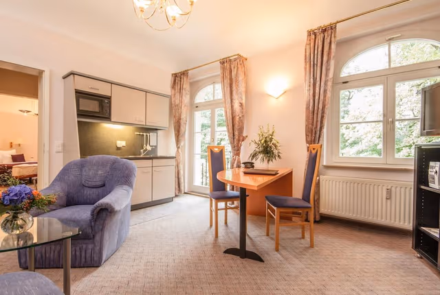 Suite, Balcony