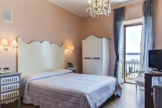 Double or Twin Room, Lake View