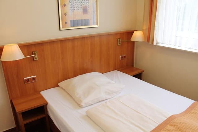Single Room, Smoking