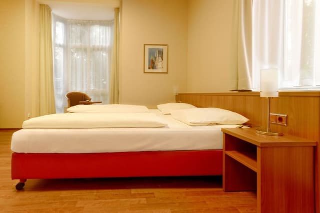 Single Room, Smoking