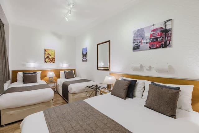 Deluxe Suite, Ensuite