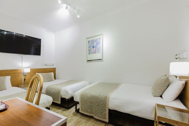 Deluxe Triple Room, Ensuite