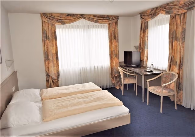 Double Room (101)