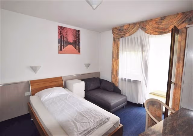 Single Room (107)