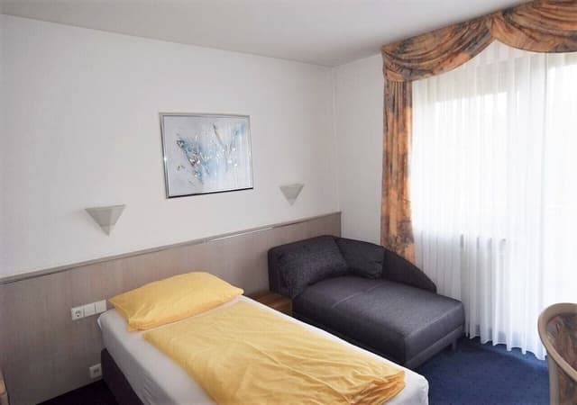 Single Room (205)