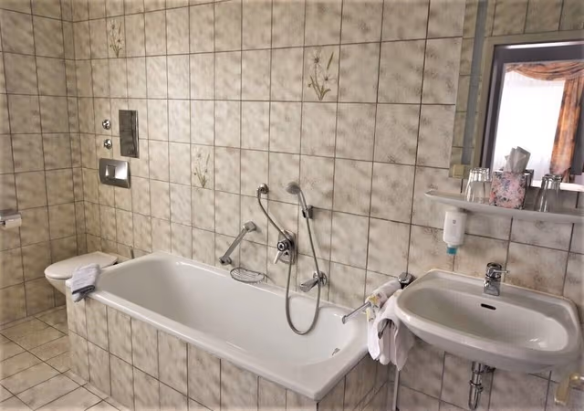 Double Room (101)